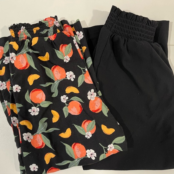 Two Wide-cut H&M Pants and two H&M bow-detail tops, 9-10Y - Picture 2 of 11